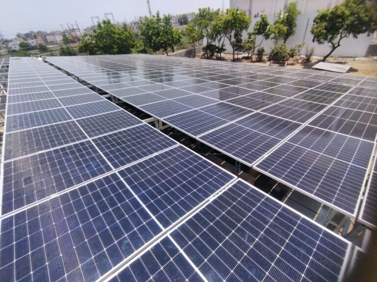 Commercial Solar Panel Service - Praveg Solar