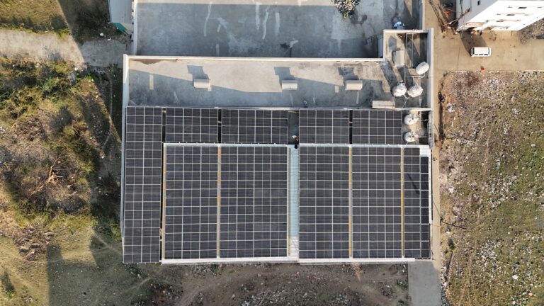 Commercial Solar Panel Service - Praveg Solar